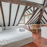Sous Les Poutres A *