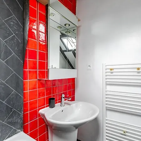 아파트 Sous Les Poutres A *