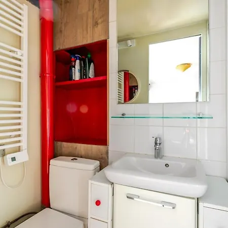 Sous Les Poutres A * 파리